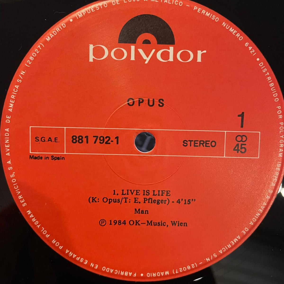 Opus – Live Is Life (NM, FUNDA EX) BOX6