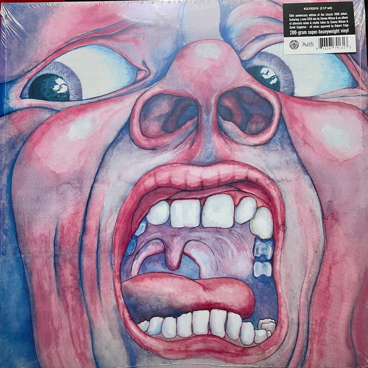 King Crimson – In The Court Of The Crimson King (An Observation By King Crimson) - 50TH ANNIVERSARY EDITION / DISCO DOBLE (NUEVO, SELLADO) BOXV15
