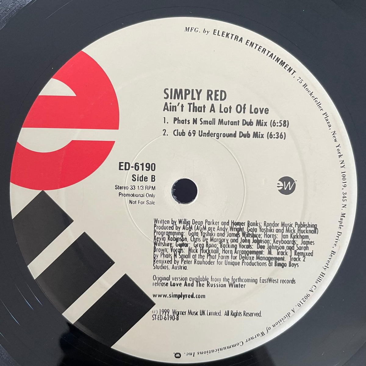 Simply Red – Ain't That A Lot Of Love / DOBLE (EX) BOX32