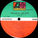 T. H. P. – Two Hearts, One Love (VG+, Funda Generic de Sello) [sticker en funda] Box30