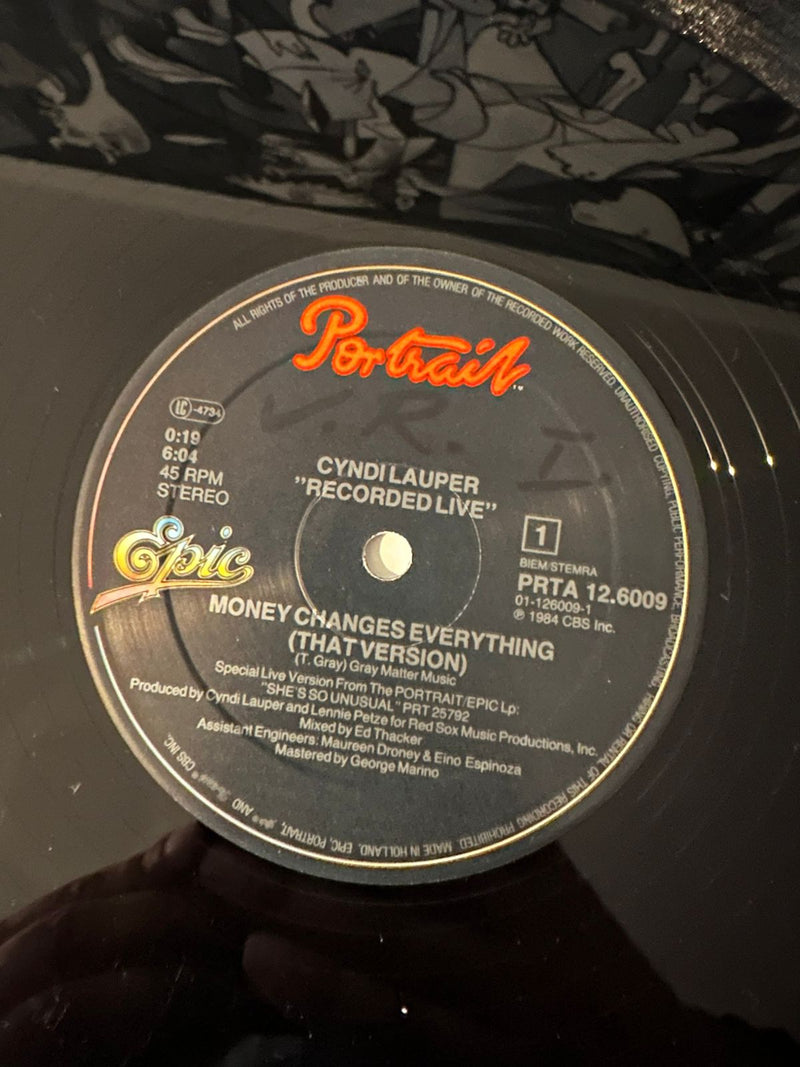 Cyndi Lauper – Money Changes Everything (EX, MARCA DE LAPIZ EN GALLETA, VER FOTO) BOX5